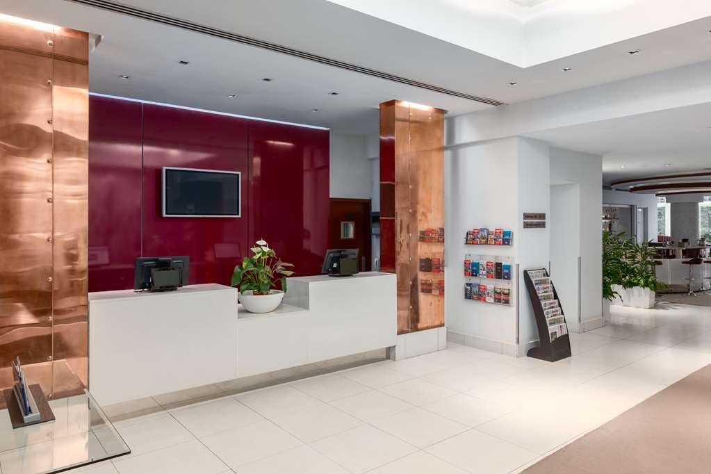 Отель Nh London Kensington Интерьер фото
