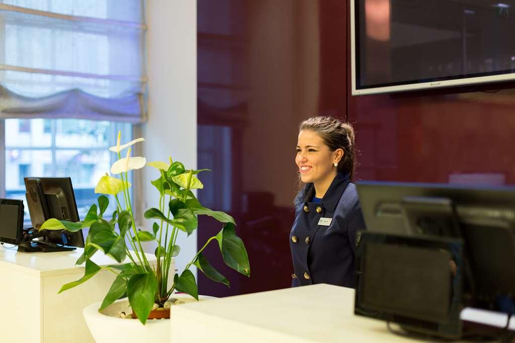 Отель Nh London Kensington Интерьер фото